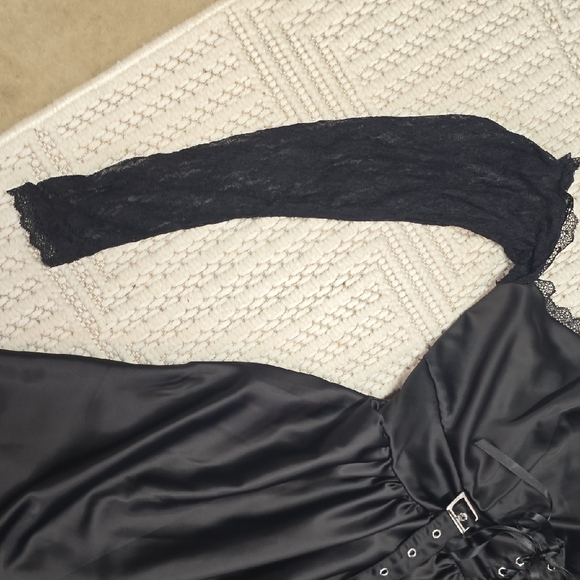 Black Gothic Lace Dress - Picture 5 of 14